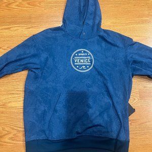 New with Tags: Lululemon x Barry's Relaxed Fit Train Hoodie (Size Large)
